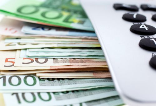 美国经济增长不可持续 美元指数保持在106附近