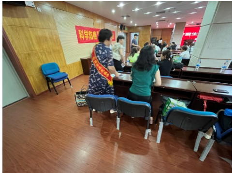 中国人寿晋安支公司开展“女性健康伴你行”宣传活动