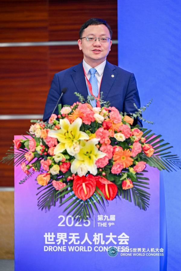 护航低空经济高质量发展——中再产险联合平安产险成立低空经济新兴风险研究院