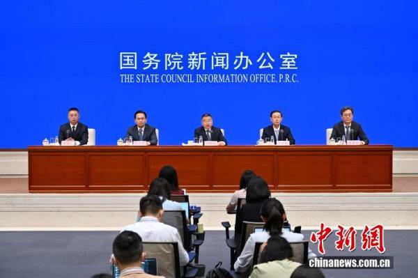 “十四五”期间税收营商环境不断改善 企业年度纳税时间压缩78.2%