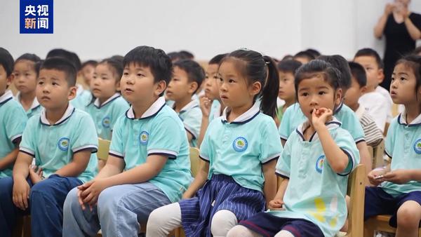 免费学前教育如何逐步推行？专家解读→