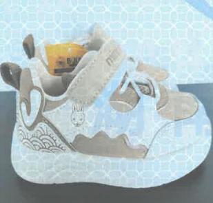 可爱兔儿童用品召回60双B.JUK牌机能童鞋