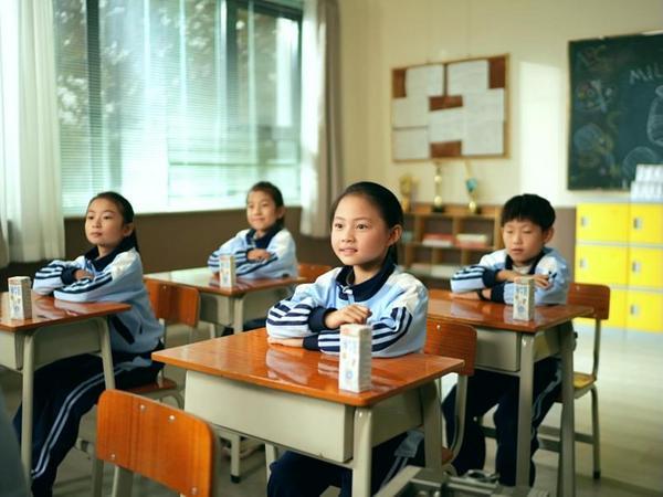 开学季：蒙牛学生奶暖心护航，为青少年成长注入满满能量